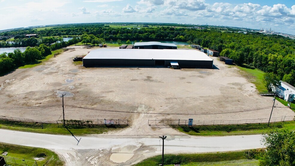 4835 Bourque rd, Nederland, TX à louer - Photo de l’immeuble – Image 2 sur 7