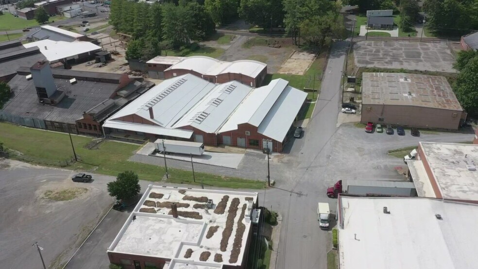 517 Eastanallee Ave, Athens, TN à louer - Vidéo sur l’annonce professionnelle – Image 2 sur 12