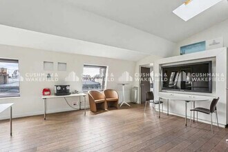 48 Rue La Pérouse, Paris à louer Photo intérieure– Image 2 sur 2