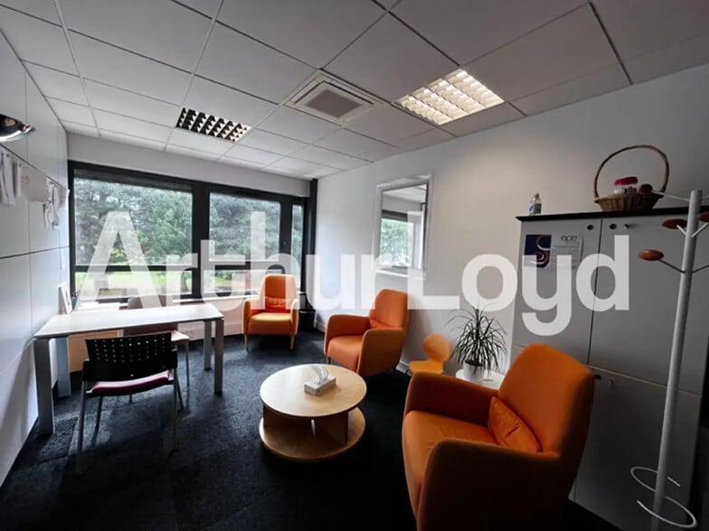 Bureau dans Hérouville-Saint-Clair à vendre - Photo de l’immeuble – Image 3 sur 4