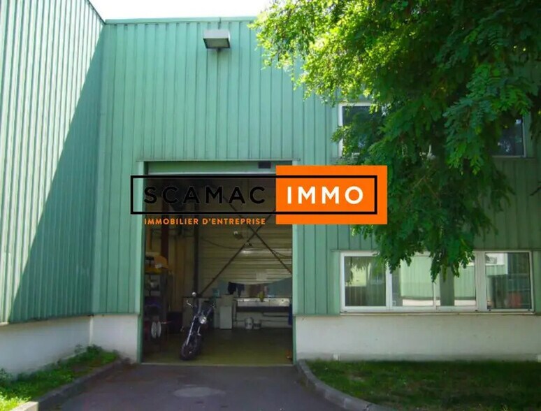 Industriel/Logistique dans Beauchamp à louer - Photo de l’immeuble – Image 3 sur 3