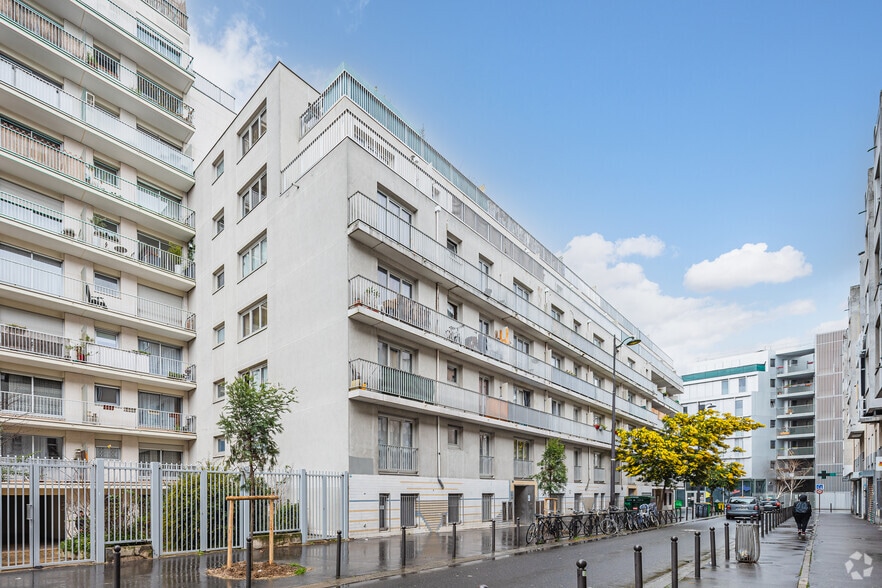 Immeuble residentiel dans Paris à vendre - Photo principale – Image 1 sur 5