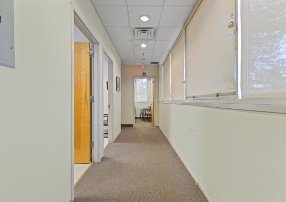 333 Old Hook Rd, Westwood, NJ 07675 - Lot 101 - - Photo intérieure - Image 2 of 15