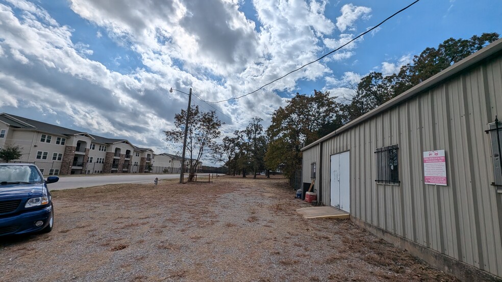 4109 N Parkdale Ln, Denison, TX à louer - Photo de l’immeuble – Image 3 sur 12
