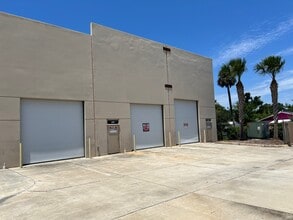 700 S Ridgewood Ave, Daytona Beach, FL à louer Photo de l’immeuble– Image 1 sur 10