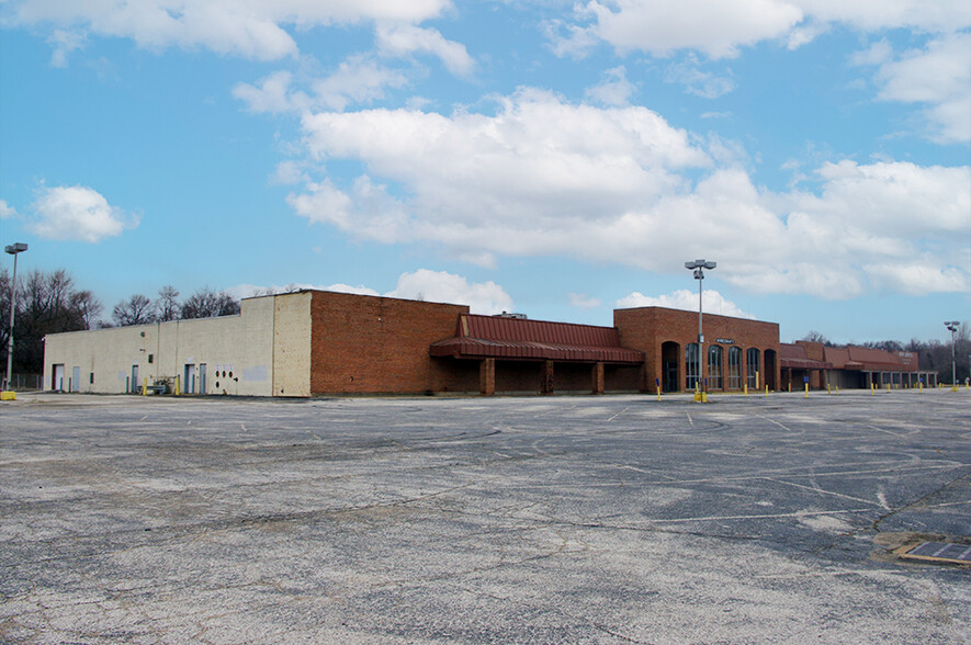 10223 Lewis And Clark Blvd, Saint Louis, MO à louer - Photo de l’immeuble – Image 1 sur 9