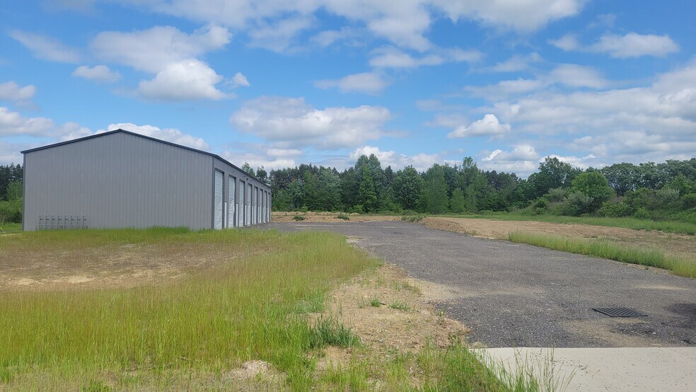 12209 Eaton Commerce Pky, Columbia Station, OH à vendre - Photo de l’immeuble – Image 3 sur 8