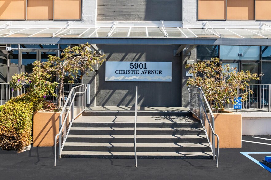 5901 Christie Ave, Emeryville, CA à louer - Photo de l’immeuble – Image 3 sur 16