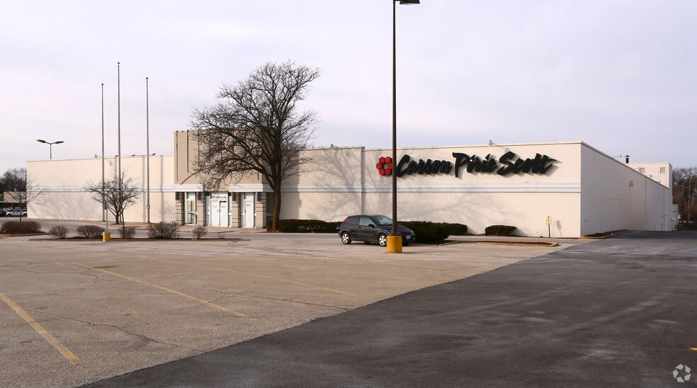 970 N Lake St, Aurora, IL à louer - Photo de l’immeuble – Image 1 sur 1