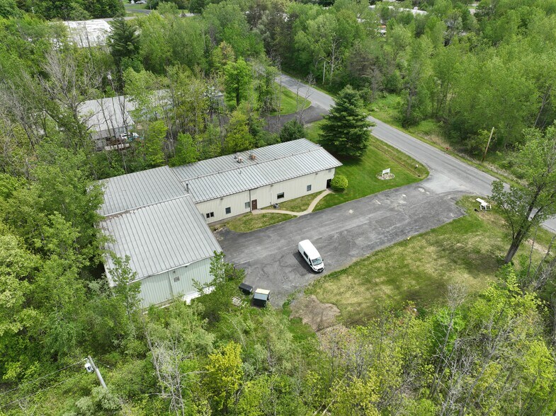 132 Clear Rd, Oriskany, NY à louer - Photo de l’immeuble – Image 3 sur 3