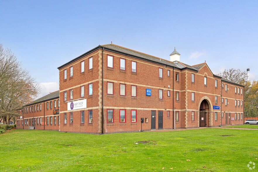 Attercliffe Rd, Sheffield à louer - Photo principale – Image 1 sur 4