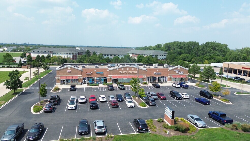 632 S Weber Rd, Romeoville, IL à louer - Photo de l’immeuble – Image 2 sur 9