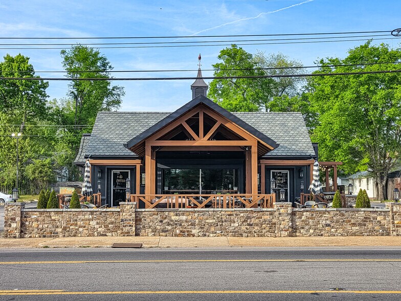 320 W College St, Pulaski, TN à vendre - Photo de l’immeuble – Image 2 sur 45