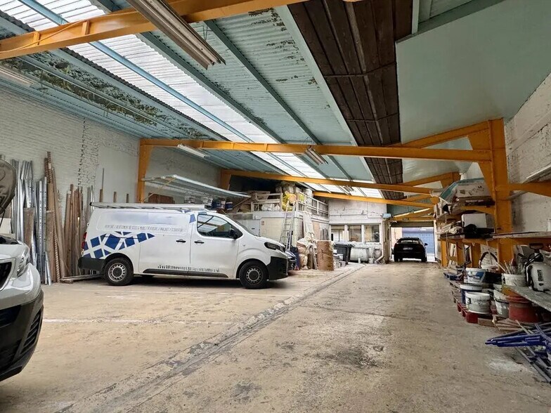 Local d’activités dans Le Havre à louer - Photo de l’immeuble – Image 2 sur 2