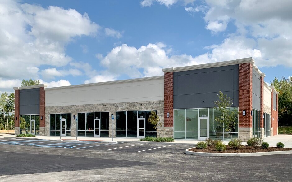 6853-6869 W Broadway, McCordsville, IN à louer - Photo de l’immeuble – Image 2 sur 2