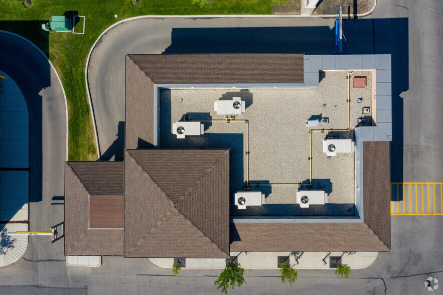 50 Saddletowne Cir NE, Calgary, AB à vendre - Aérien – Image 3 sur 4