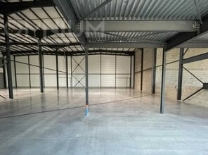 Local d’activités dans Ambérieux à louer Photo intérieure– Image 1 sur 1