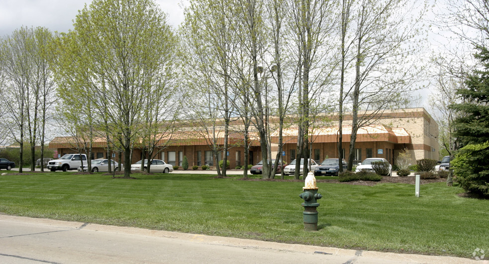 21600 Drake Rd, Strongsville, OH à louer - Photo de l’immeuble – Image 2 sur 3