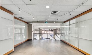 1565 27th Ave NE, Calgary, AB à louer Photo intérieure– Image 2 sur 3