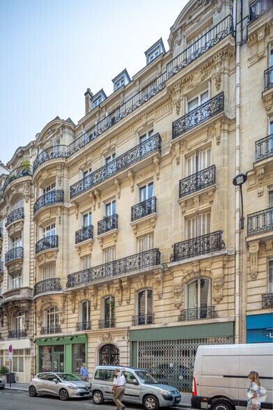 Local commercial dans Paris à louer - Photo principale – Image 1 sur 3