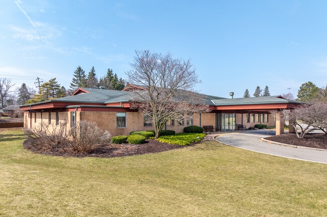 Plus de détails pour 7007 N Range Line Rd, Milwaukee, WI - Bureau à vendre