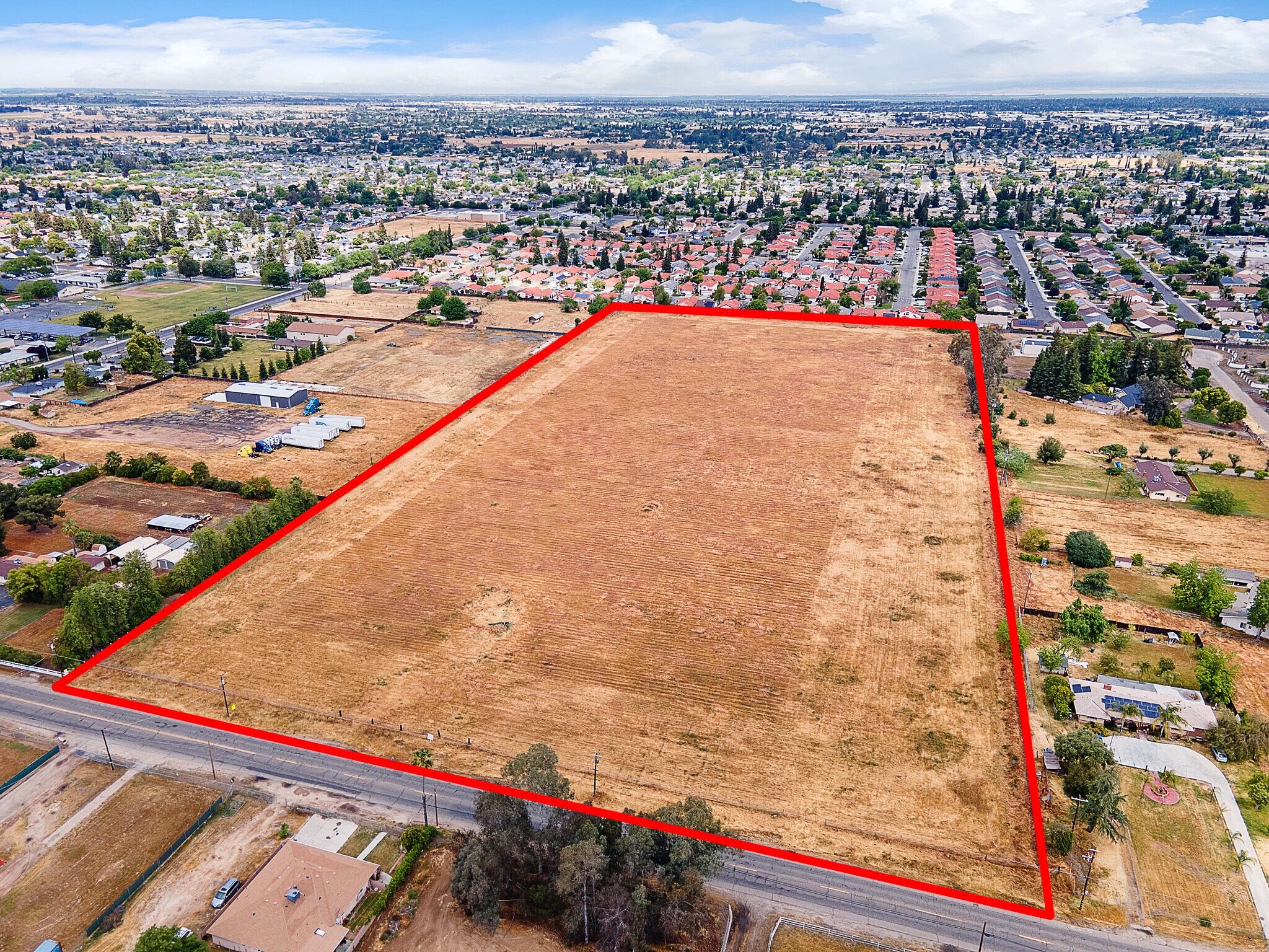 4260 W McKinley Ave, Fresno, CA à vendre Photo de l’immeuble– Image 1 sur 5