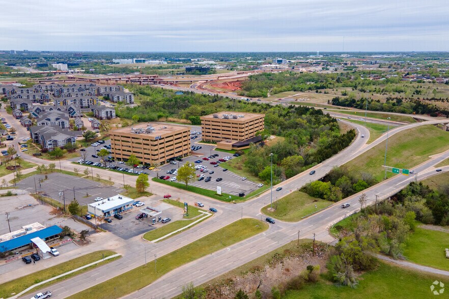 515 Central Park Dr, Oklahoma City, OK à louer - Aérien – Image 3 sur 12