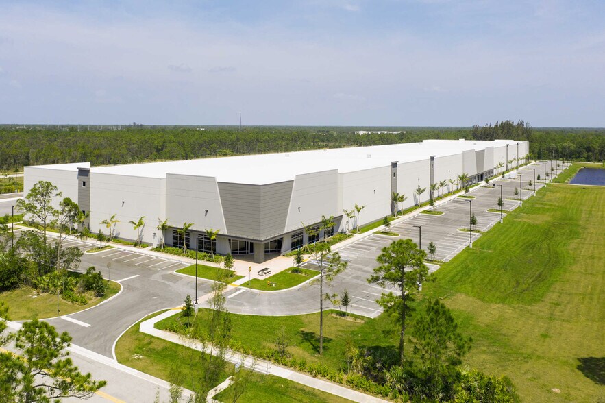 15335 Park Of Commerce Blvd, Jupiter, FL à louer - Photo de l’immeuble – Image 1 sur 6