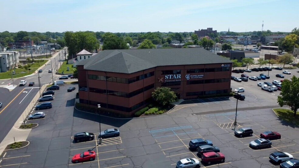 400 N High St, Muncie, IN à vendre - Vidéo sur l’annonce professionnelle – Image 2 sur 27