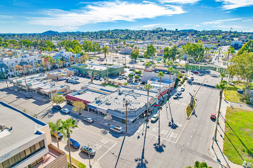 145-159 S Orange St, Escondido, CA à louer - Photo de l’immeuble – Image 3 sur 25