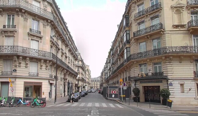 Plus de détails pour Local commercial à louer