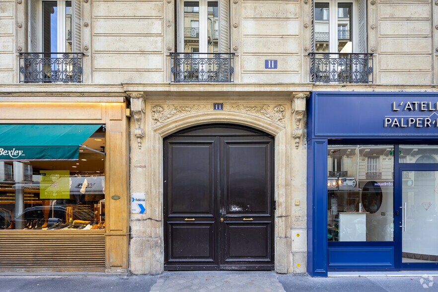 11 Rue La Boétie, Paris à louer - Photo de l’immeuble – Image 3 sur 15