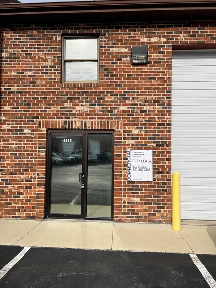 4428 Southern Business Park Dr, White Plains, MD à louer - Photo principale – Image 1 sur 1