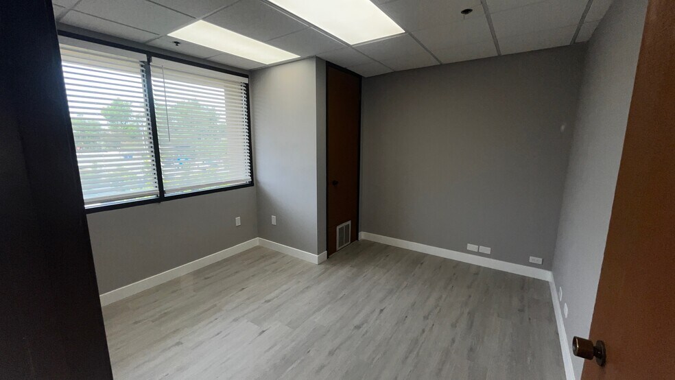 159 E Live Oak Ave, Arcadia, CA à louer - Photo intérieure – Image 2 sur 6