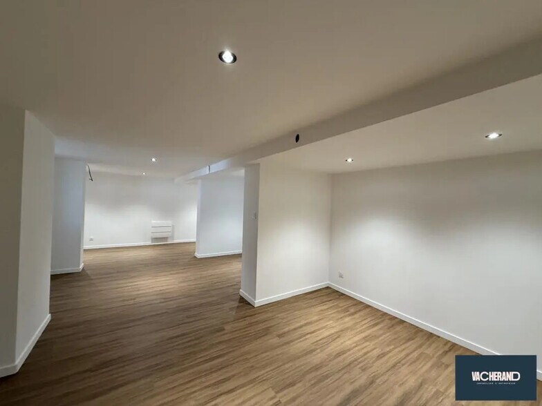 Local commercial dans Lille à louer - Photo de l’immeuble – Image 3 sur 4