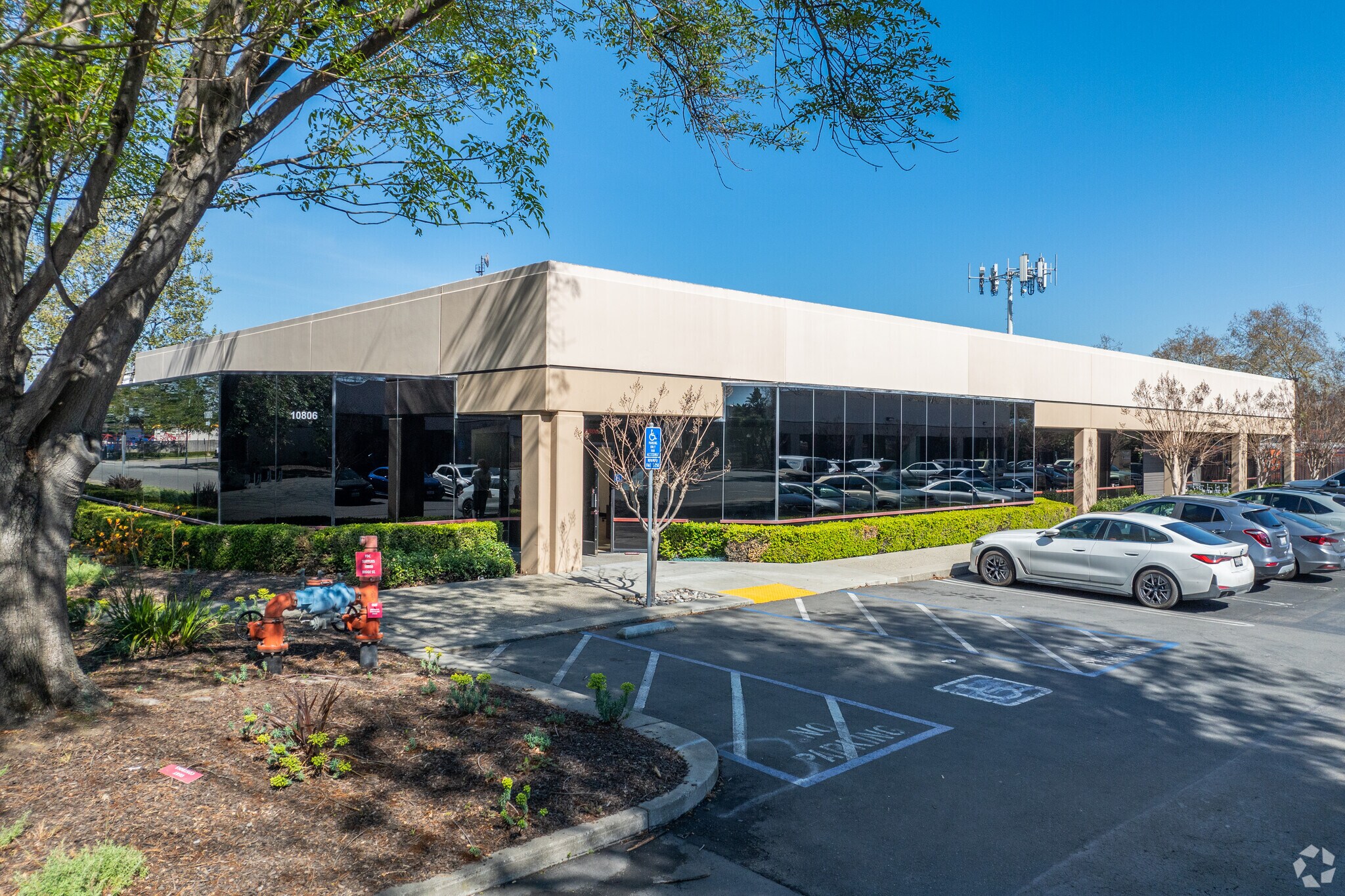 10940-10990 Bigge St, San Leandro, CA à louer Photo principale– Image 1 sur 9