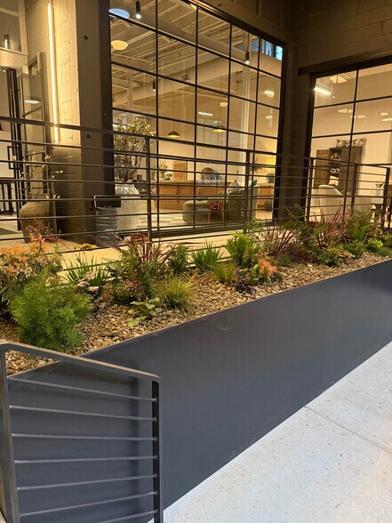 655 Highland Ave NE, Atlanta, GA à louer - Photo de l’immeuble – Image 2 sur 7
