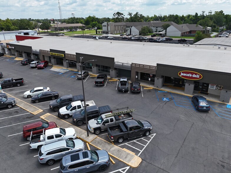 3529 Ryan St, Lake Charles, LA à louer - Photo de l’immeuble – Image 2 sur 2
