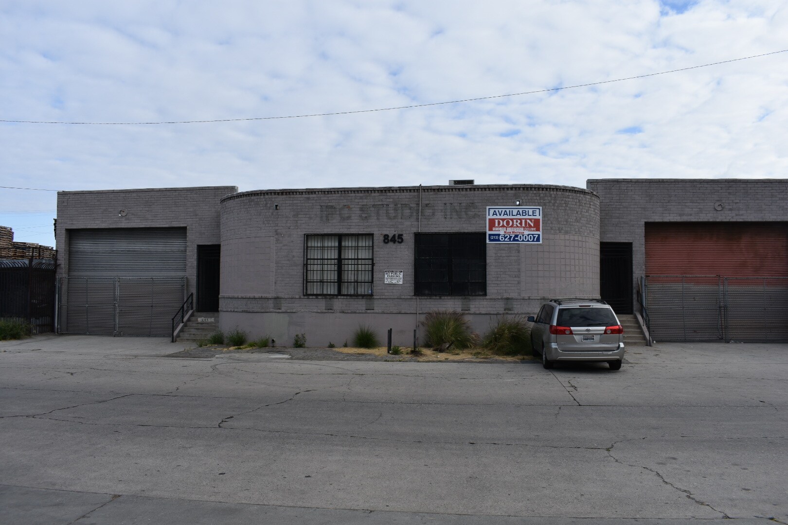 845 E 60th St, Los Angeles, CA à louer Photo principale– Image 1 sur 12