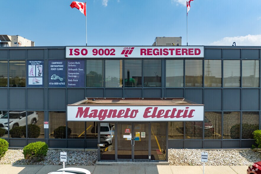 1150 Eglinton Ave E, Mississauga, ON à louer - Photo de l’immeuble – Image 3 sur 4