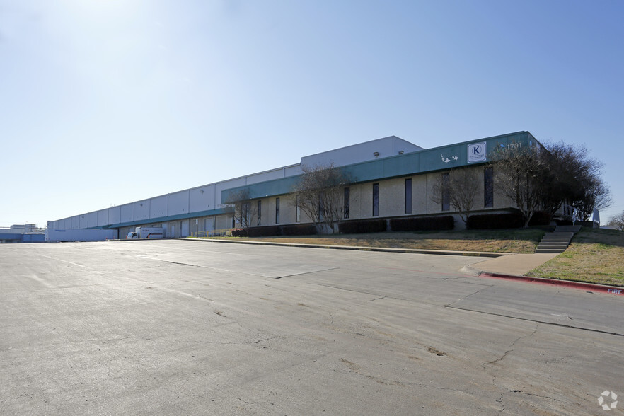 1701 Timberlake Dr, Arlington, TX à louer - Photo principale – Image 1 sur 7