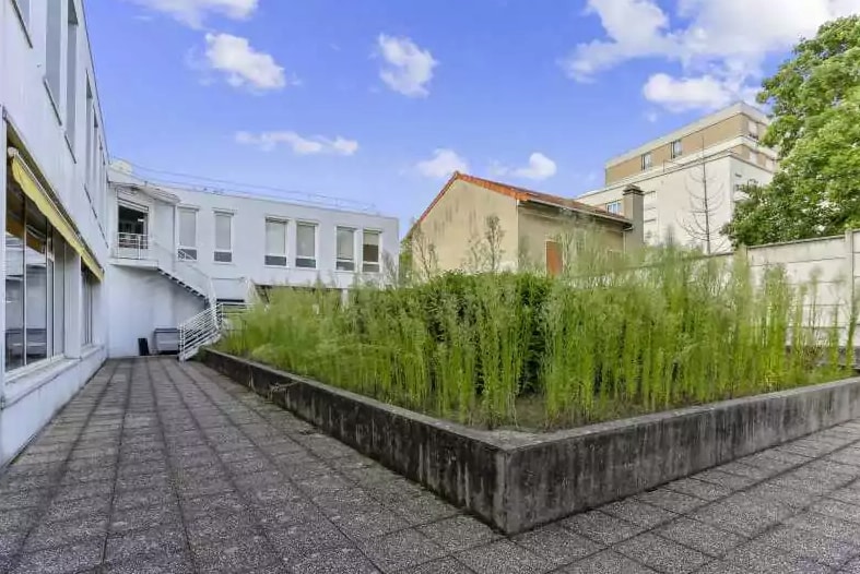 Bureau dans Nanterre à vendre - Photo de l’immeuble – Image 2 sur 2