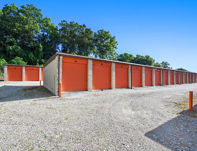 500 Craig Ave, Greendale, IN à vendre - Photo de l’immeuble – Image 3 sur 8