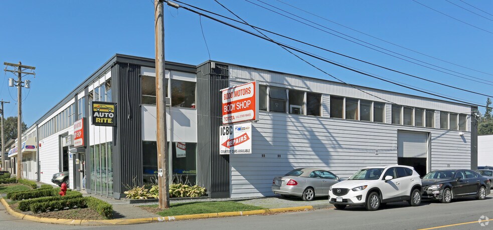 1110 W 14th St, North Vancouver, BC à louer - Photo de l’immeuble – Image 1 sur 3
