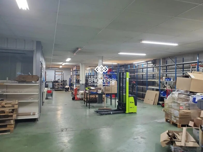 Industriel/Logistique dans Annecy à louer - Photo de l’immeuble – Image 2 sur 9