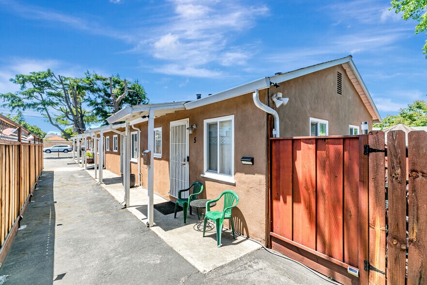 1555 Washington St, Santa Clara, CA à vendre - Photo de l’immeuble – Image 3 sur 16