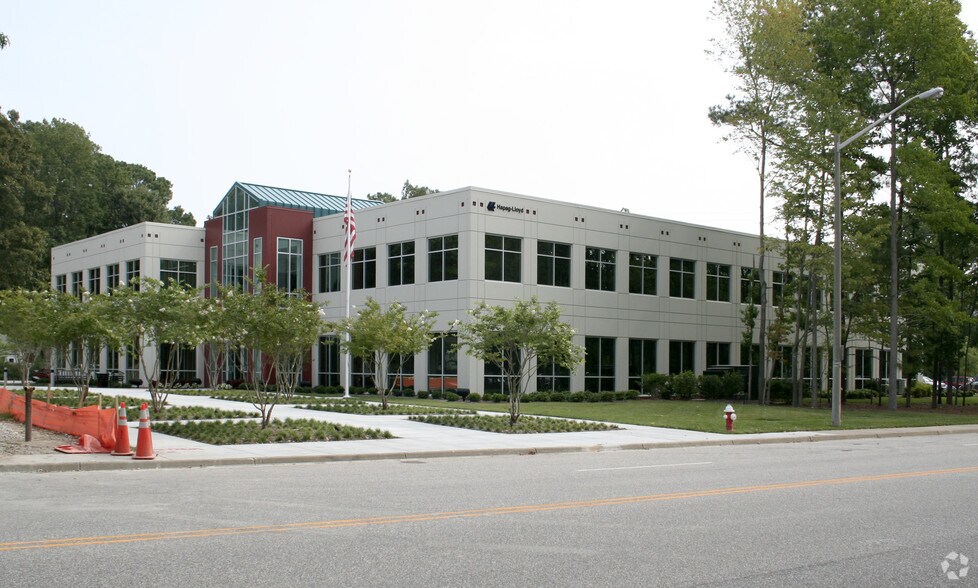 5712 Cleveland St, Virginia Beach, VA à louer - Photo de l’immeuble – Image 2 sur 6