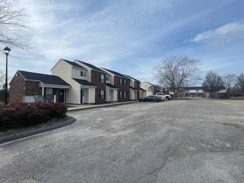 601 Main St, Lillington, NC à vendre - Photo de l’immeuble – Image 2 sur 21