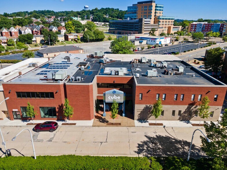 5877 Commerce St, Pittsburgh, PA à louer - Photo de l’immeuble – Image 1 sur 19