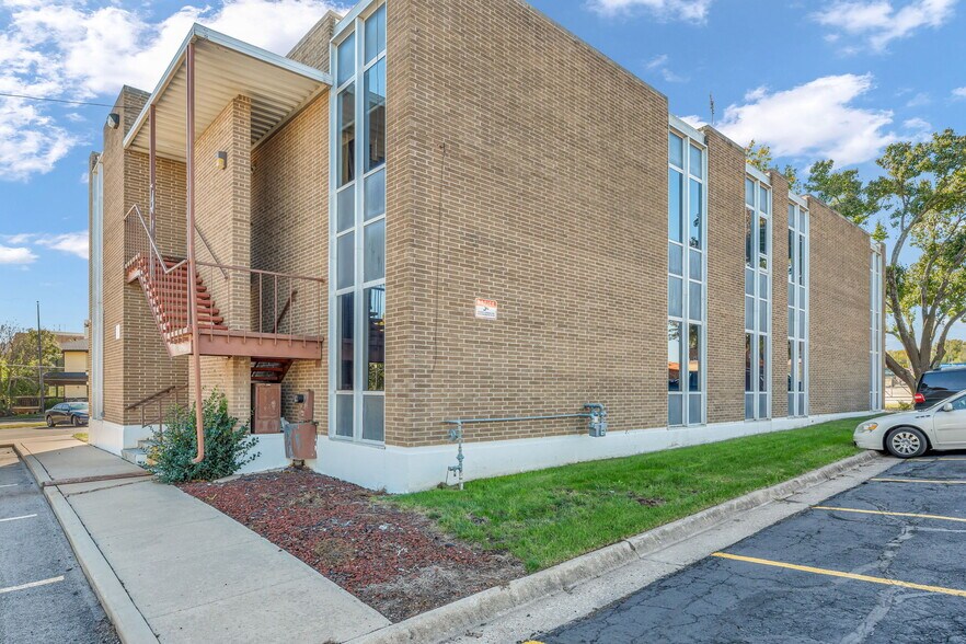 3320 SW Harrison St, Topeka, KS à louer - Photo de l’immeuble – Image 3 sur 21